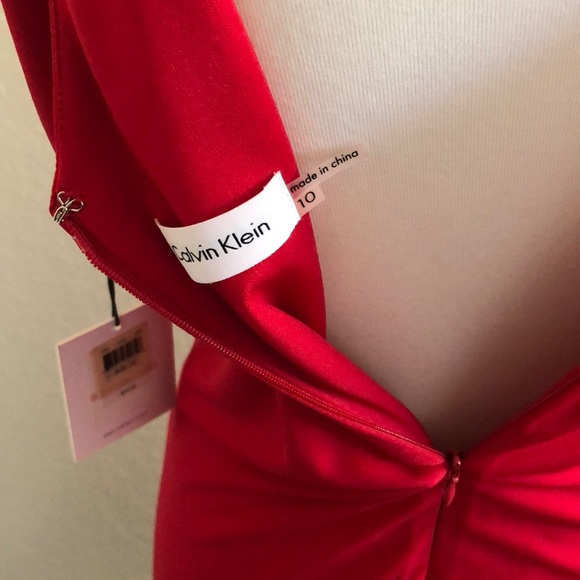 Sexy red dress! - Picture 3 of 3